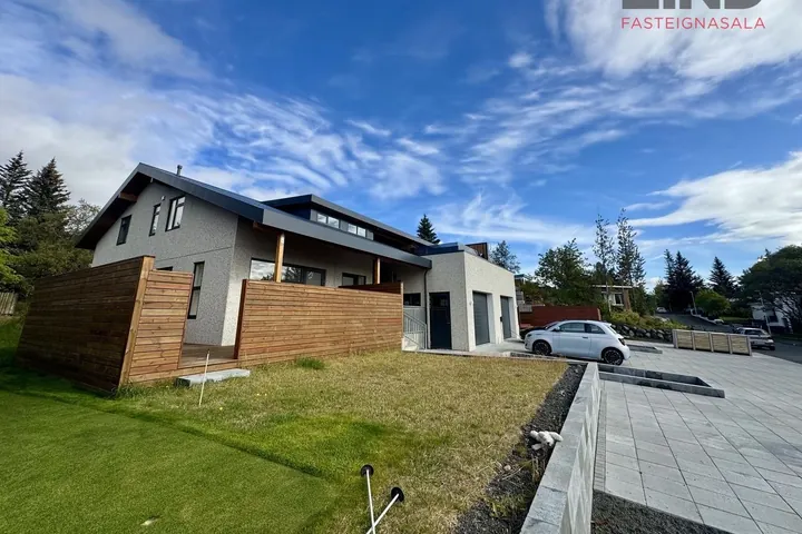 Brattahlíð 3A–B