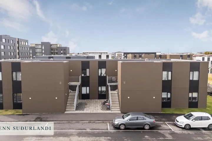 Hnjúkamói 8
